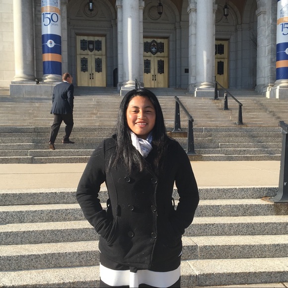 Meet your Posher, Roxana - Picture 1 of 1